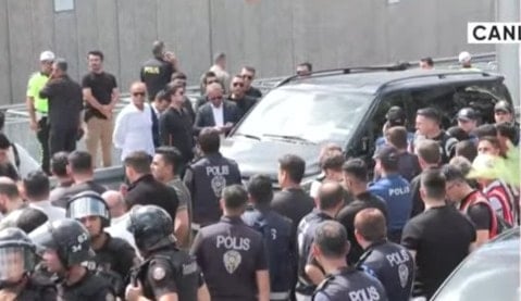 Gürsel Tekin İl Başkanlığı tepkiler eşliğinde açıklama yaptı!