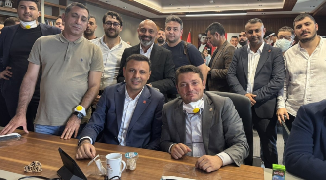 Barikatın arkasında: Gürsel Tekin'in girmeye çalıştığı odadan ilk fotoğraf