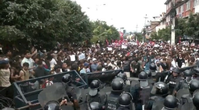 Nepal'da sosyal medya yasaklanınca halk sokağa döküldü: 14 kişi öldü