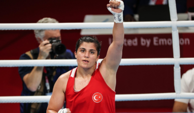 Busenaz Sürmeneli, Dünya Boks Şampiyonası'nda çeyrek finalde