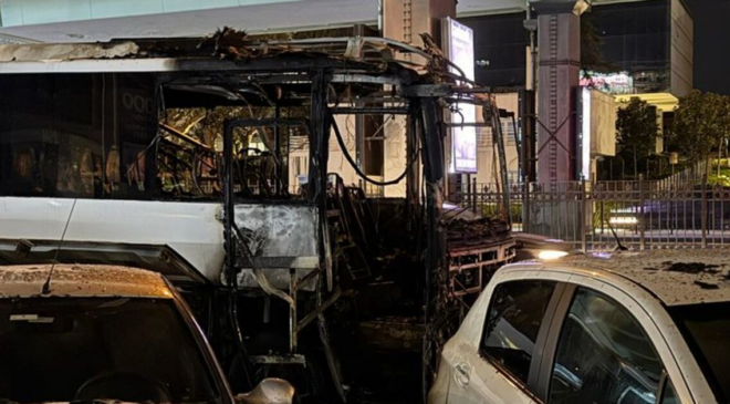 Şişli'de tur otobüsü alev alev yandı