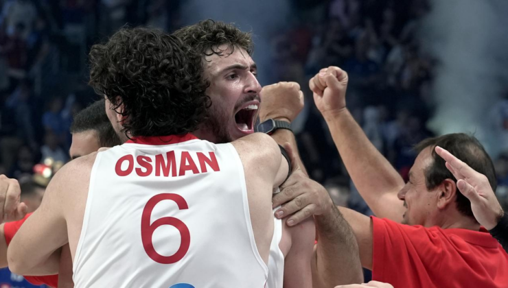 '12 Dev Adam' yarı final için sahaya çıkıyor