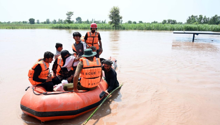 Pakistan'ın Pencap eyaletinde sel nedeniyle 122 bin kişi tahliye edildi