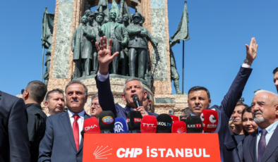 Taksim Meydanı'nda mahşeri kalabalık: Gürsel Tekin, 'Geleceğim' dedi, gelmedi