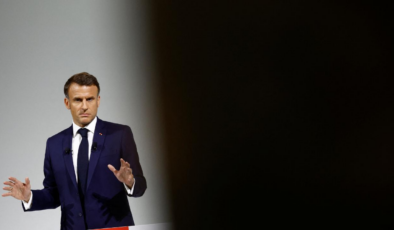 Fransa Cumhurbaşkanı Macron, Başbakan Bayrou'nun istifasını kabul etti