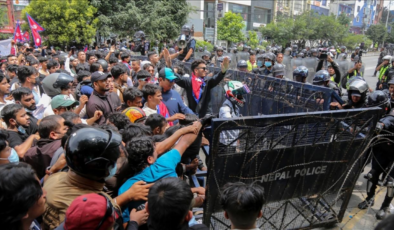 Nepal Başbakanı Oli, 19 kişinin öldüğü protestolar nedeniyle istifa etti