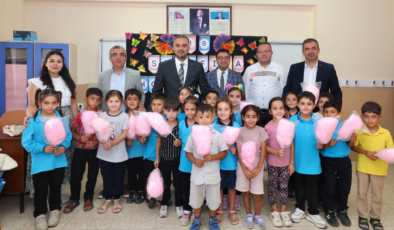 Başkan Toptaş’tan kırsal mahallelerdeki 7 bin öğrenciye kırtasiye seti desteği