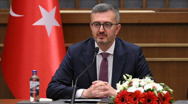 Burhanettin Duran: TRT'nin duayen spikerlerinden Özel'e Allah'tan rahmet diliyorum