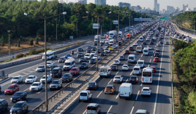 Okulların ikinci gününde trafik yoğun