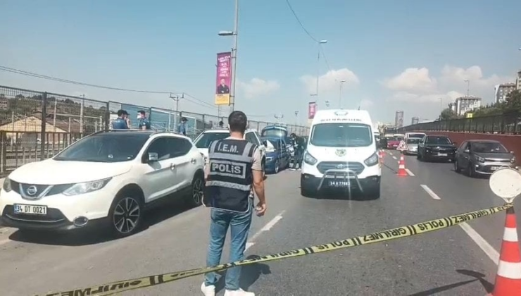 Küçükçekmece'de hareketli dakikalar: Araçta cesedi bulundu