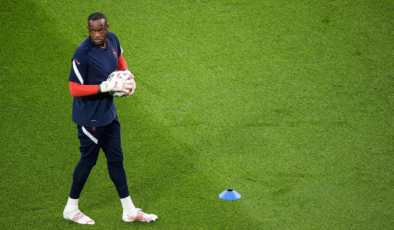 Steve Mandanda emekli oldu
