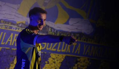 Kerem Aktürkoğlu resmen Fenerbahçe'de! Neden 'şerefli kulüp' dediğini açıkladı