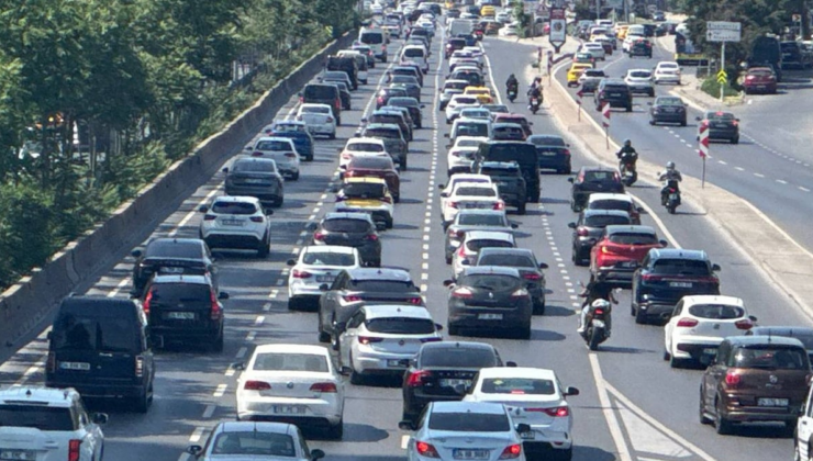 İstanbul'da haftanın dördüncü iş gününde trafik yoğunluğu yaşandı