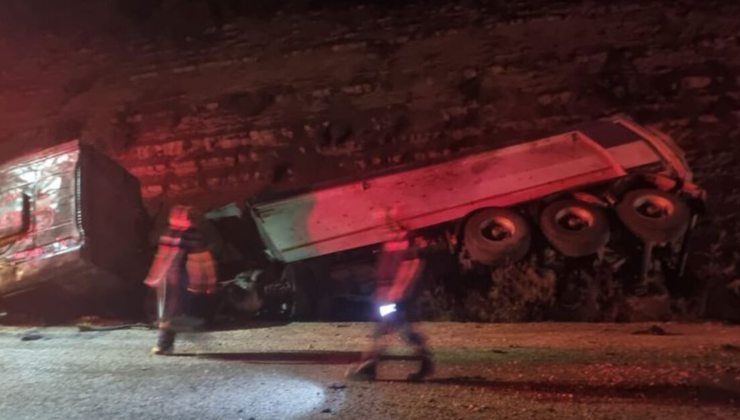 Devrilen kamyon karı kocayı ayırdı: 1 ölü, 1 yaralı