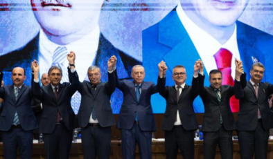 Seydişehir ve Emirgazi Belediye Başkanları AK Parti'ye katıldı: Rozetleri Erdoğan taktı