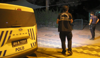 Cami avlusunda silahlı kavga: Yaralılar var