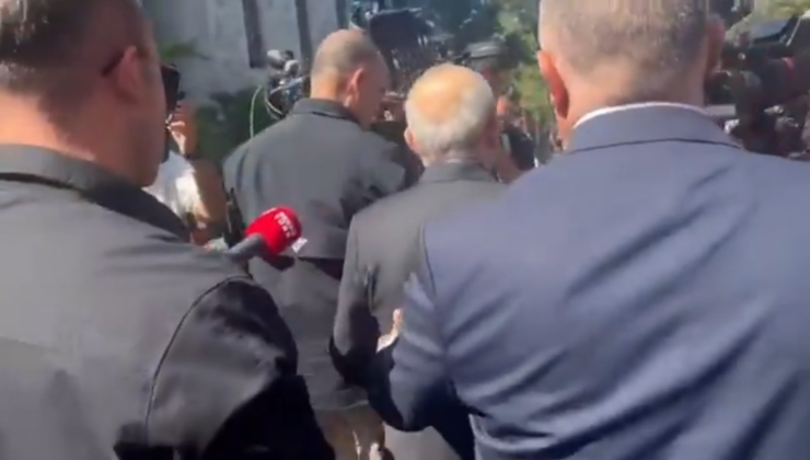Kılıçdaroğlu duymazdan geldi, sırtını dönüp gitti