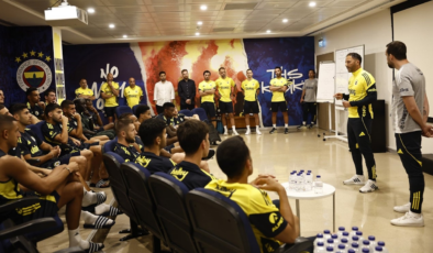 Domenico Tedesco'dan futbolcularla ilk toplantı
