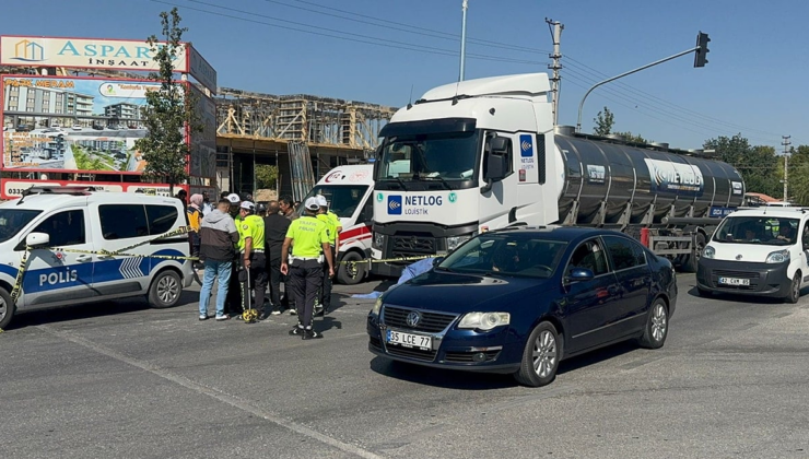 Tekerlekli sandalyedeki kızını yolun karşısına geçirmek isterken TIR çarptı