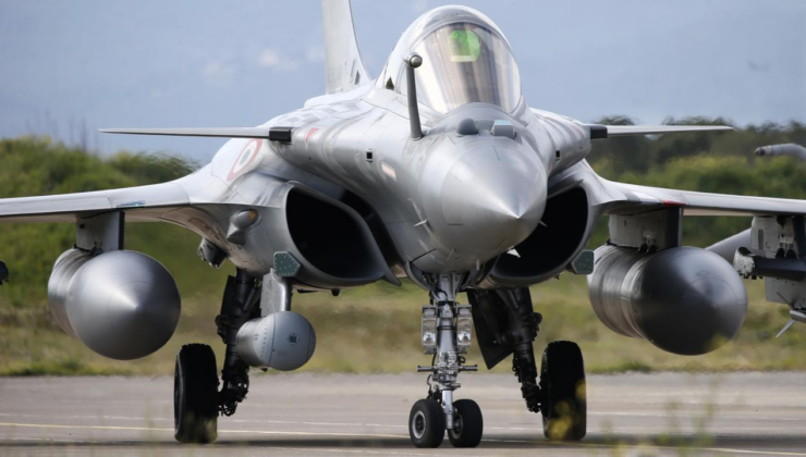 Fransa, Polonya'daki NATO hava savunmasını güçlendirmek için Rafale savaş uçağı gönderiyor