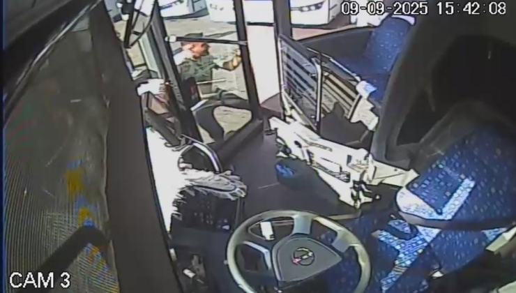 El freni çekilmeyen otobüs, başka otobüse çarptı