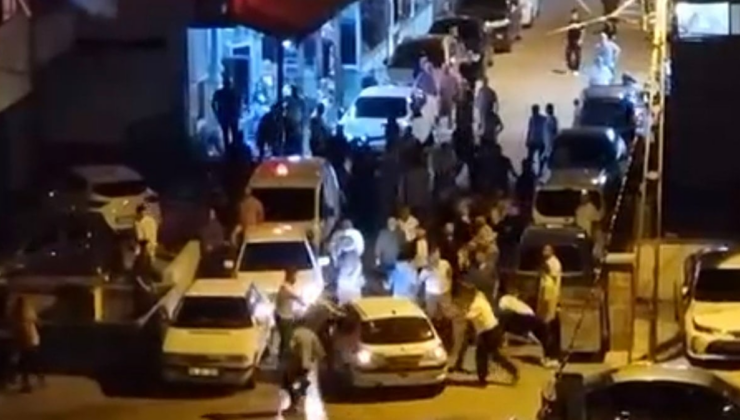 İstanbul'da akılalmaz olay: Düğün salonu çıkışındaki kalabalığa aracıyla daldı