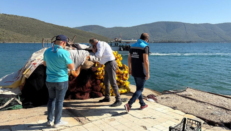 Güllük Körfezi’nde kaçak avcıların ağlarına ve malzemelerine el konuldu