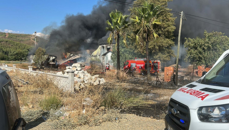 Seydikemer'de kereste deposunda yangın: Ormanlık alana sıçrama riski var