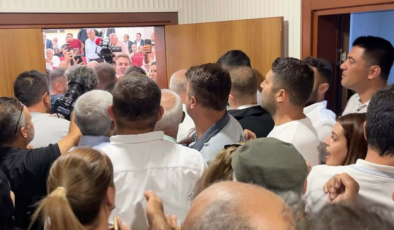 Aydın'da gerilim dinmiyor: CHP'liler toplantıya alınmadı,  salona polis girdi