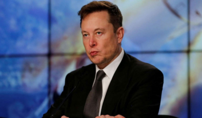 Elon Musk, Grok'ta 500'den fazla çalışanını işten çıkardı!