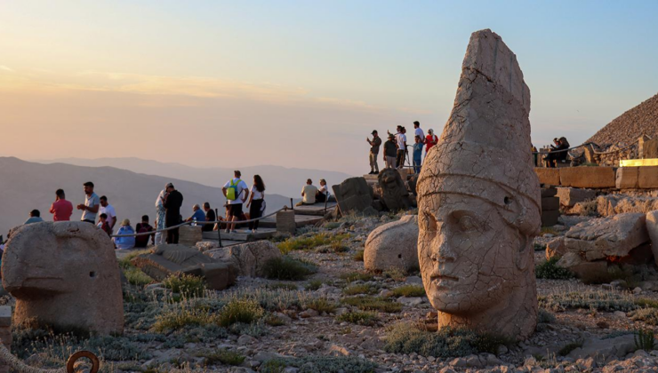 Nemrut Dağı'nı 7 yılda 1 milyon 38 bin kişi ziyaret etti