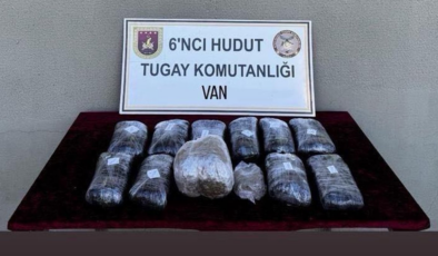 İran sınırında kilolarca uyuşturucu yakalandı