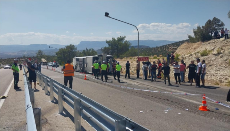 Mersin'de otobüs ile kamyon çarpıştı: 3 ölü, 7 yaralı