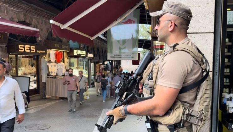 Emniyet apar topar harekete geçti: Özel harekat Kapalıçarşı'da nöbete başladı