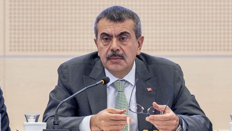 Bakan Tekin'den skandal sözler: 'Feveran edeceğinize çocuğunuzu ucuz okullara gönderin'