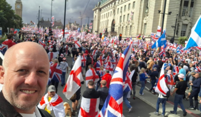 Göçmen karşıtı protestocular Londra sokaklarını inlettİ: 'Ülkemizi geri istiyoruz!'