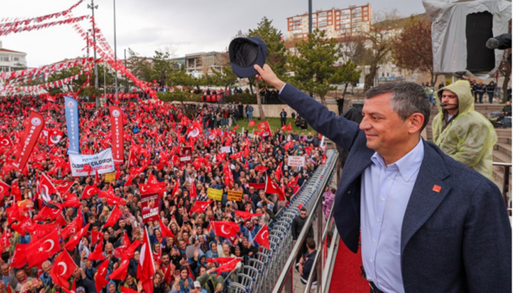 CHP, kurultay iptal davası öncesi Ankara mitingine hazırlanıyor
