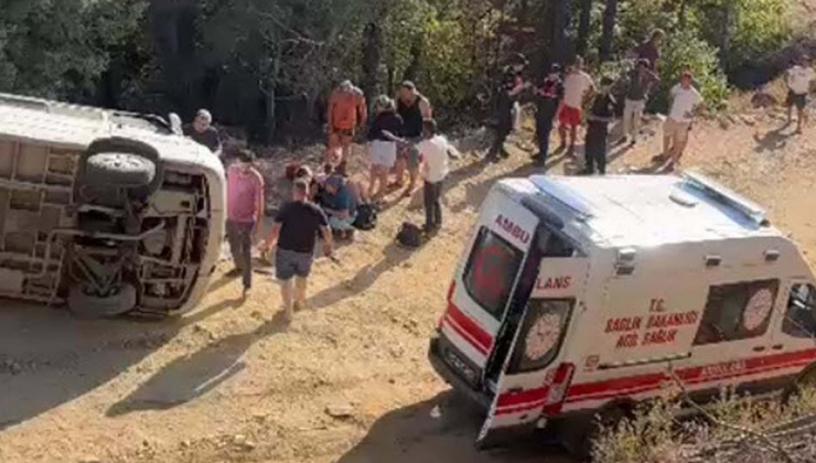 Tur minibüsü devrildi, çok sayıda yaralı var!