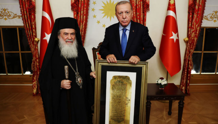 Kudüs Rum Ortodoks Patriği'nden anlamlı hediye