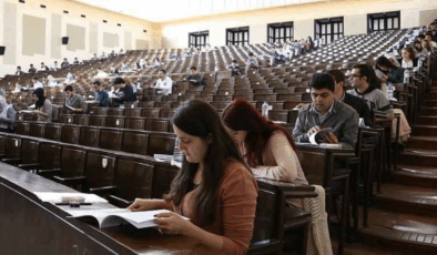 YÖK verileri: Son 10 yılda 19 milyon genç üniversiteyi bıraktı