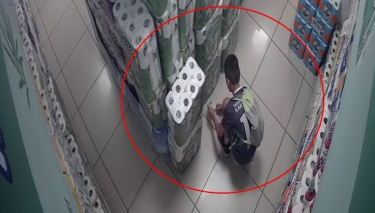 Marketteki peçeteleri tutuşturdu