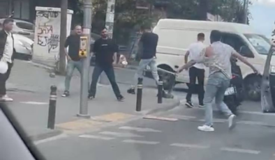Biber gazıyla yol verme kavgasına tutuştular!