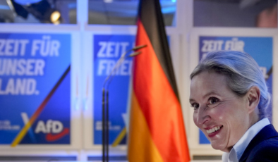 Almanya'da AfD oyunu üç kattan fazla artırdı