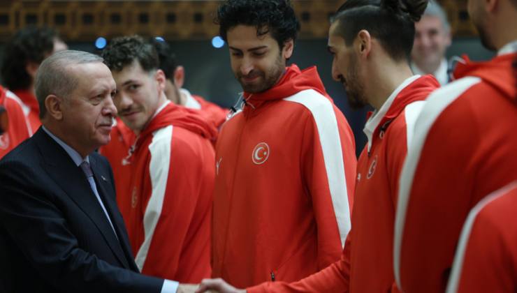 Cumhurbaşkanı Erdoğan, A Milli Erkek Basketbol Takımını kabul etti