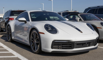 Porsche ile markete gelip yaptığını duyanlar şaştı kaldı