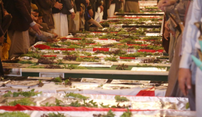 İsrail'in Yemen'e saldırısında öldürülen 32 gazeteci toprağa verildi