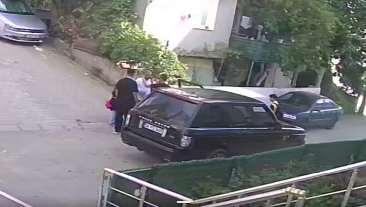 Çocuklarının yanında babaya tokat atan magandanın iş yeri kurşunlandı