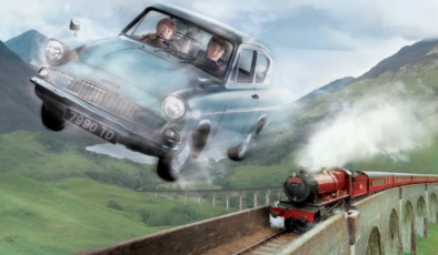Harry Potter'ın uçan otomobiline selfie çekerken çarptılar: Boğaziçi Köprüsü'nde talihsiz kaza!