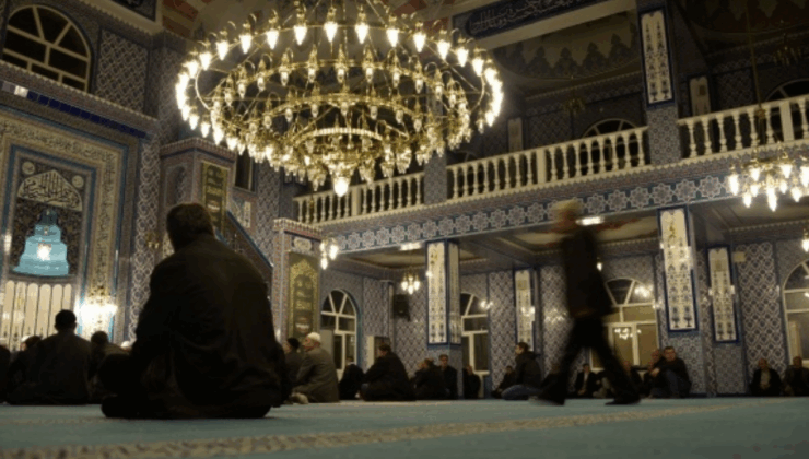 Üç aylar ne zaman başlıyor? Regaib Kandili hangi tarihte?