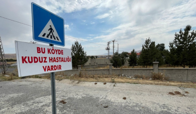 Beldeyi karantinaya aldıran ölüm: Girişe uyarı tabelası asıldı